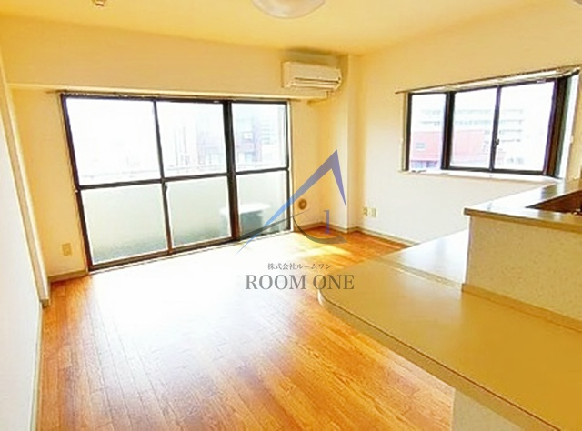 大須賀第二レジデンスの居間・リビング|洋室のお部屋です。