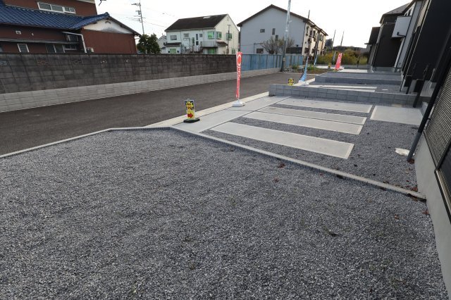 【駐車場】 | 《仲介手数料無料》見沼区深作５丁目117(3号棟)新築一戸建てグラファーレ | 撮影日 2025年11月4日 15:15 晴れ