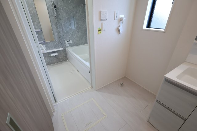 【ランドリースペース】 | 《仲介手数料無料》見沼区深作５丁目117(3号棟)新築一戸建てグラファーレ | 撮影日 2025年11月4日 15:15 晴れ