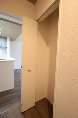 【収納】 | 《仲介手数料無料》見沼区深作５丁目117(3号棟)新築一戸建てグラファーレ | 撮影日 2025年11月4日 15:15 晴れ