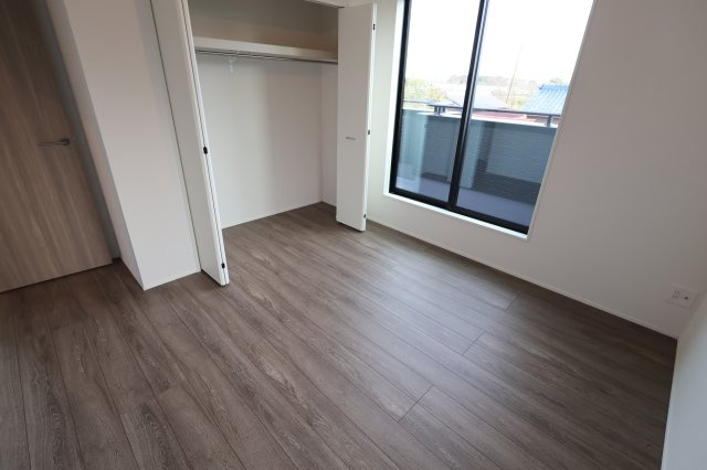 【洋室】 | 《仲介手数料無料》見沼区深作５丁目117(3号棟)新築一戸建てグラファーレ | 撮影日 2025年11月4日 15:15 晴れ