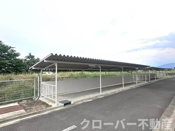 ビレッジハウス柞田1号棟の駐車場