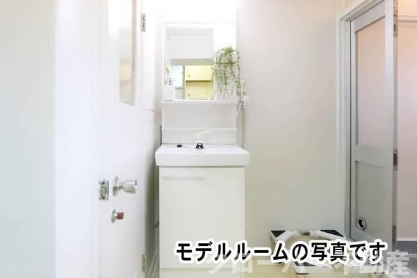 ビレッジハウス柞田1号棟の洗面所|モデルルームの写真です