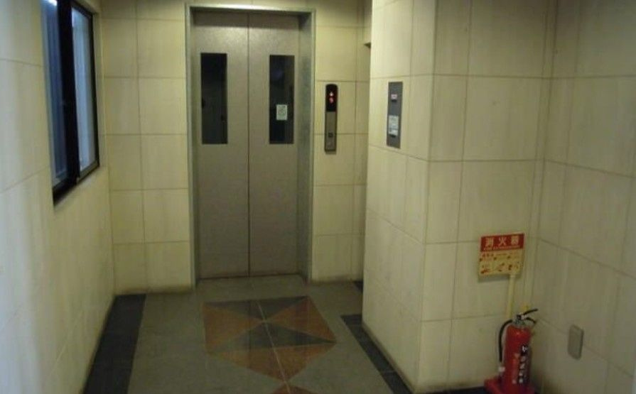 パークウェル湯島のロビー