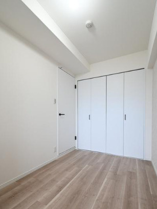 ライオンズマンション新大阪第六の洋室|◆約4.1帖洋室です！
◆【即日内覧会開催中】令和7年10月室内リフォーム完了！