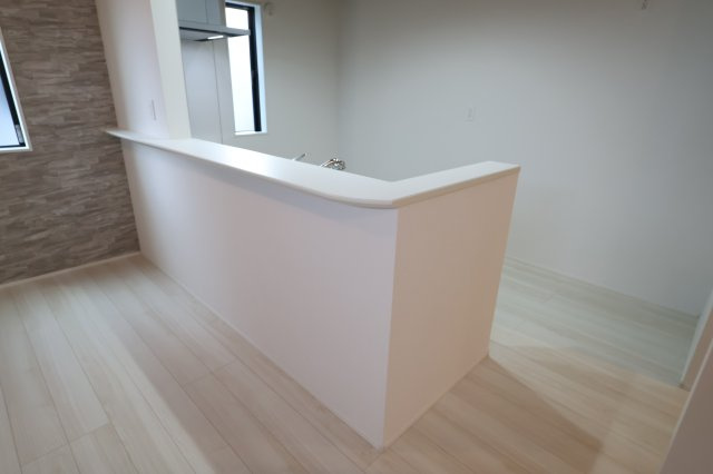 《仲介手数料無料》見沼区深作５丁目117(4号棟)新築一戸建てグラファーレのキッチン|撮影日 2025年11月4日 15:15 晴れ