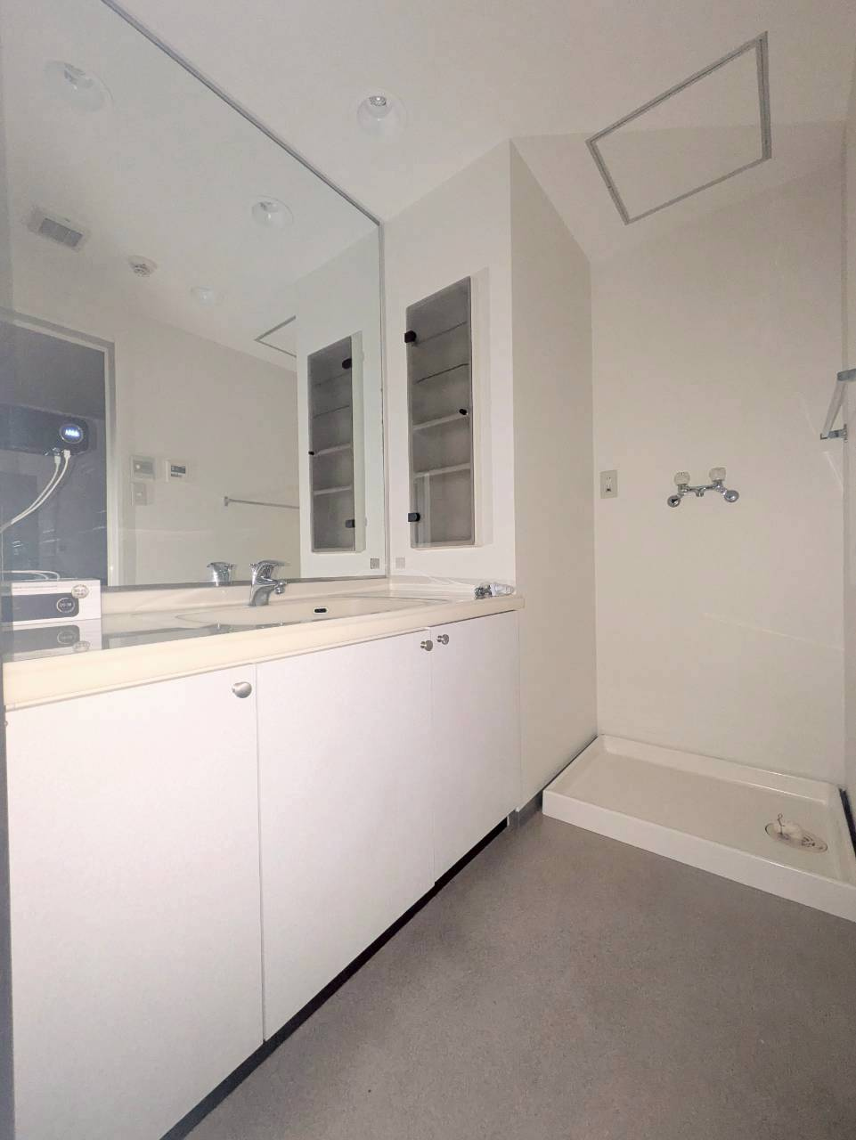 横浜公園通り弐番館の洗面所