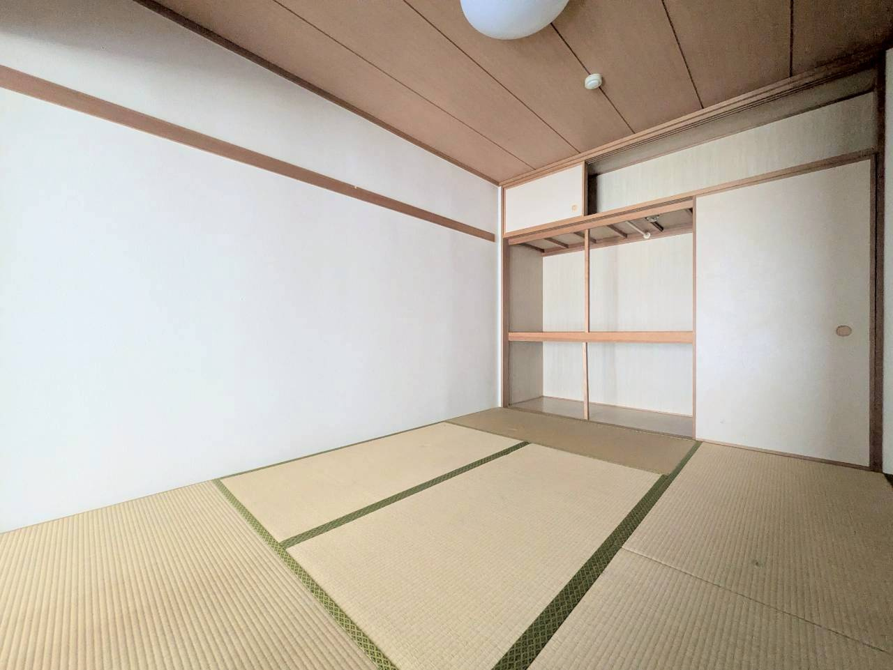 横浜公園通り弐番館の和室