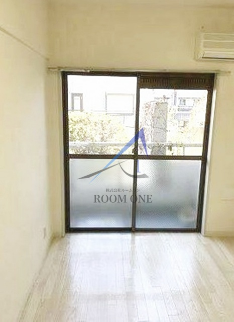 ハイシティ南青山NO1の居間・リビング|洋室のお部屋です。