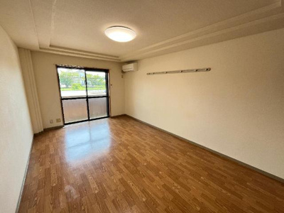 【内装】 | ル・ヴァンデスト | 洋室