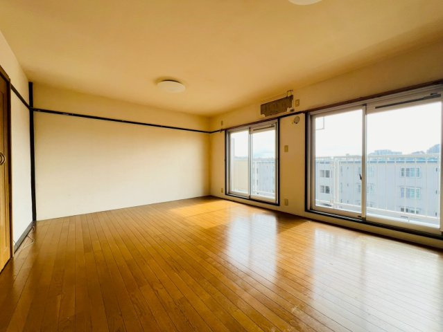 新多聞第2住宅109号棟の居間・リビング