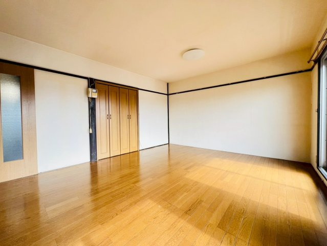 新多聞第2住宅109号棟の居間・リビング