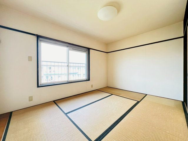 新多聞第2住宅109号棟の寝室