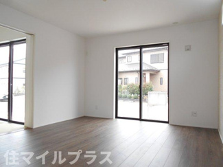 【居間・リビング】 | 郡山市横塚5丁目新築一戸建て4棟 | 使いやすいリビングです