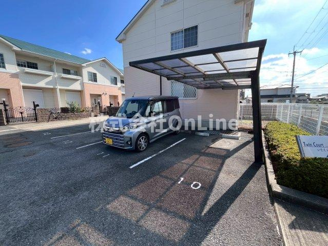 ツインコートいたくらの駐車場