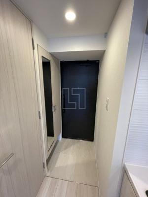 【玄関】 | S-RESIDENCE堺筋本町Deux | S-RESIDENCE堺筋本町Deux（エスレジデンス堺筋本町ドゥー）　玄関スペース