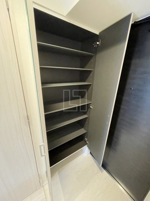 【収納】 | S-RESIDENCE堺筋本町Deux | S-RESIDENCE堺筋本町Deux（エスレジデンス堺筋本町ドゥー）　下駄箱