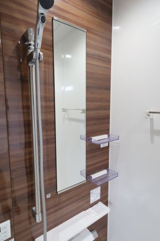 《仲介手数料無料》見沼区深作５丁目117(5号棟)新築一戸建てグラファーレの浴室|2025年11月4日 15:15 晴れ