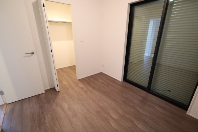 《仲介手数料無料》見沼区深作５丁目117(5号棟)新築一戸建てグラファーレの洋室|2025年11月4日 15:15 晴れ