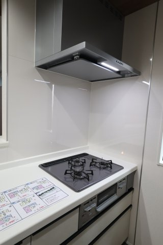 《仲介手数料無料》見沼区深作５丁目117(5号棟)新築一戸建てグラファーレのキッチン|2025年11月4日 15:15 晴れ