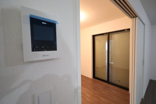 《仲介手数料無料》見沼区深作５丁目117(5号棟)新築一戸建てグラファーレのセキュリティ|2025年11月4日 15:15 晴れ