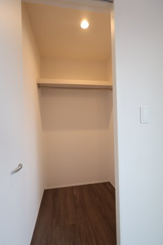 《仲介手数料無料》見沼区深作５丁目117(5号棟)新築一戸建てグラファーレの収納|2025年11月4日 15:15 晴れ