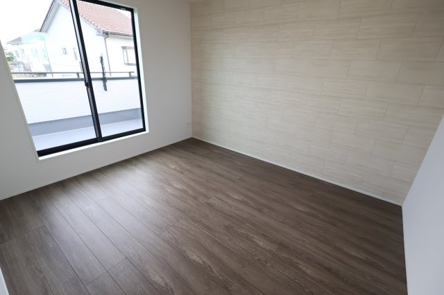 《仲介手数料無料》見沼区深作５丁目117(5号棟)新築一戸建てグラファーレの洋室|2025年11月4日 15:15 晴れ