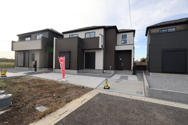 《仲介手数料無料》見沼区深作５丁目117(5号棟)新築一戸建てグラファーレの外観|2025年11月4日 15:15 晴れ