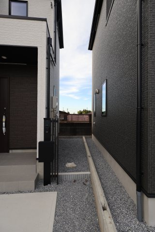 《仲介手数料無料》見沼区深作５丁目117(5号棟)新築一戸建てグラファーレの外観|2025年11月4日 15:15 晴れ