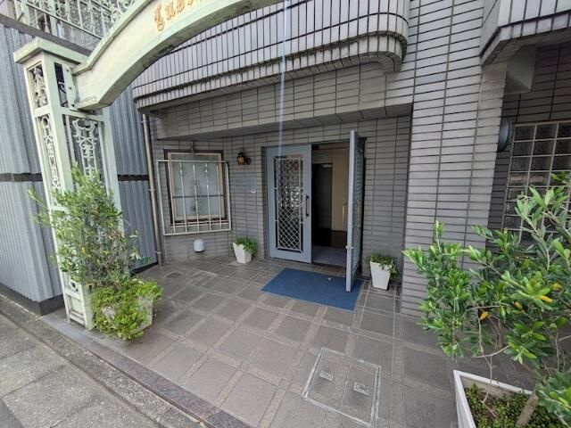 ラスターハウスの居間・リビング