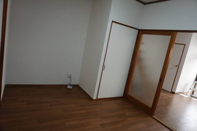 下小阪1丁目貸家の洋室