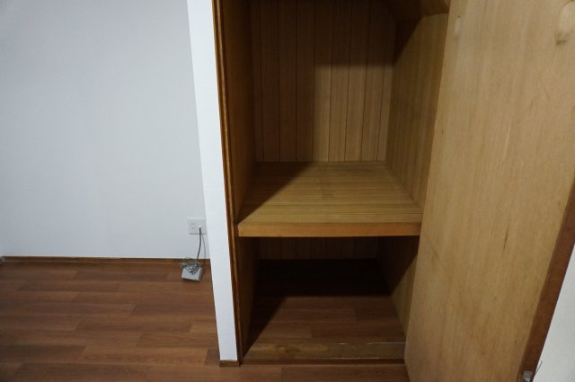 下小阪1丁目貸家の収納