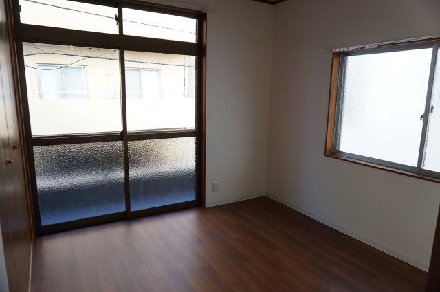 下小阪1丁目貸家の洋室