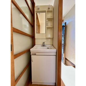 町屋町末廣貸家の洗面所