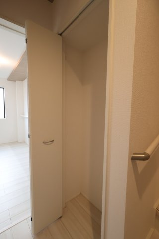 【収納】 | 《仲介手数料無料》見沼区深作５丁目117(6号棟)新築一戸建てグラファーレ | 2025年11月4日 15:15 晴れ