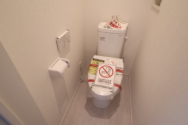 【トイレ】 | 《仲介手数料無料》見沼区深作５丁目117(6号棟)新築一戸建てグラファーレ | 2025年11月4日 15:15 晴れ