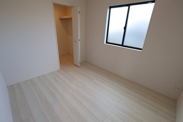 【洋室】 | 《仲介手数料無料》見沼区深作５丁目117(6号棟)新築一戸建てグラファーレ | 2025年11月4日 15:15 晴れ