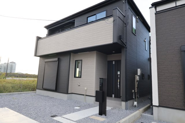 【外観】 | 《仲介手数料無料》見沼区深作５丁目117(6号棟)新築一戸建てグラファーレ | 2025年11月4日 15:15 晴れ