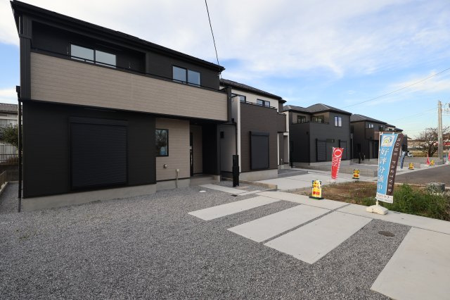 【外観】 | 《仲介手数料無料》見沼区深作５丁目117(6号棟)新築一戸建てグラファーレ | 2025年11月4日 15:15 晴れ