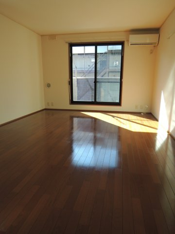 サクラガーデンの洋室|広々居室【サクラガーデン】