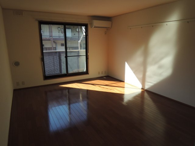 サクラガーデンの洋室|【サクラガーデン】