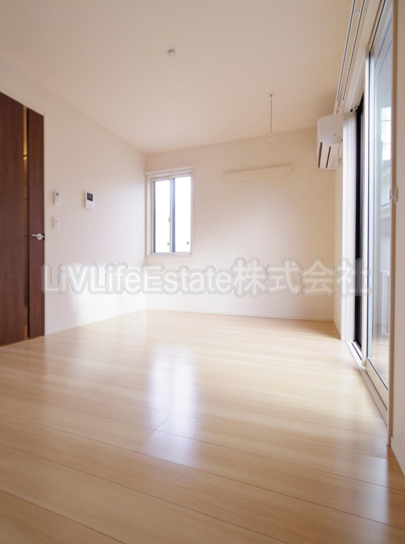 ハウス三生の洋室