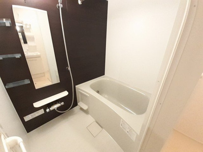 【浴室】 | チエーロ | 落ち着いた空間のお風呂です