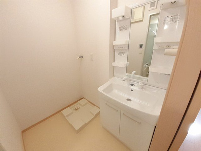 【洗面所】 | パステル・ハイツ | 脱衣スペースもあります