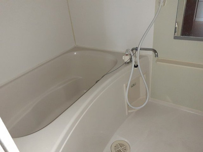 【浴室】 | エレガンス・ヴィラＡ | 落ち着いた空間のお風呂です