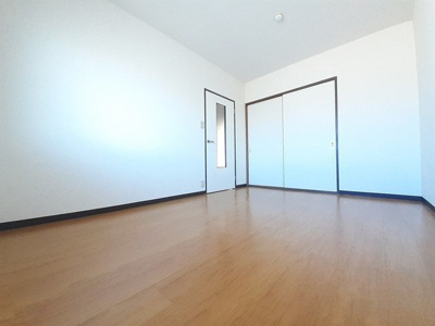 【内装】 | エルガーデン | 明るい室内です