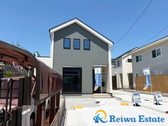 新築戸建　茅ヶ崎市旭が丘の駐車場|車種により駐車2台可能なカースペース。共働きの世帯や急な来客時に安心ですね。