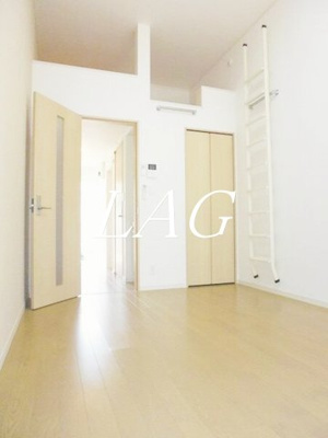 【居間・リビング】 | シャラロステヒルズ町田 | 洋室のお部屋です。