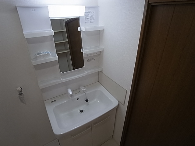 神戸市兵庫区塚本通８丁目の賃貸マンションの洗面所