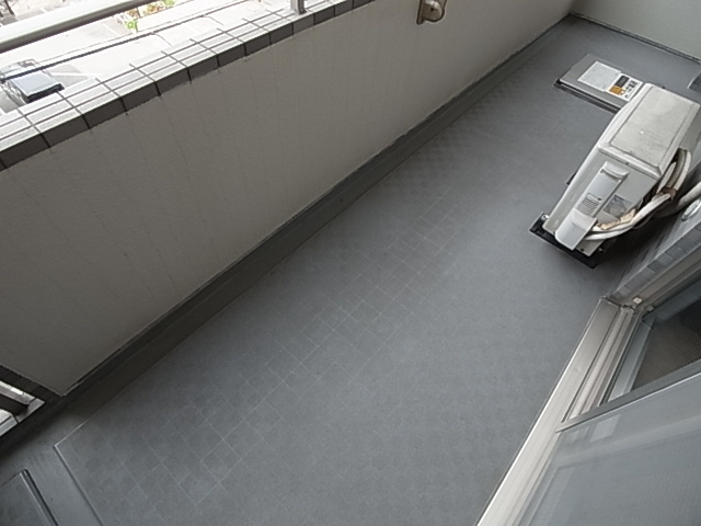 神戸市兵庫区塚本通８丁目の賃貸マンションのバルコニー